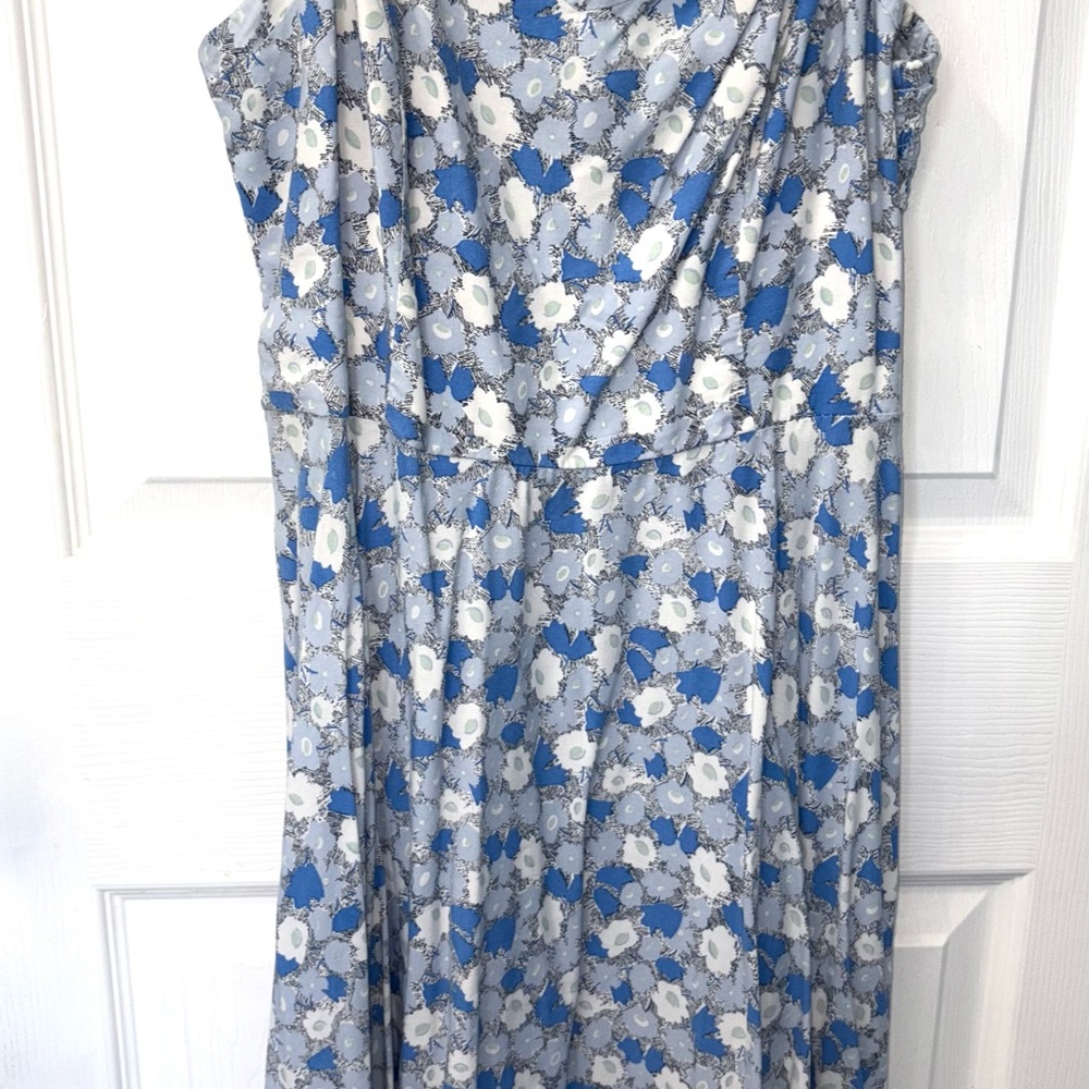 Old Navy Blue and White Sleeveless Sundress  (USED)